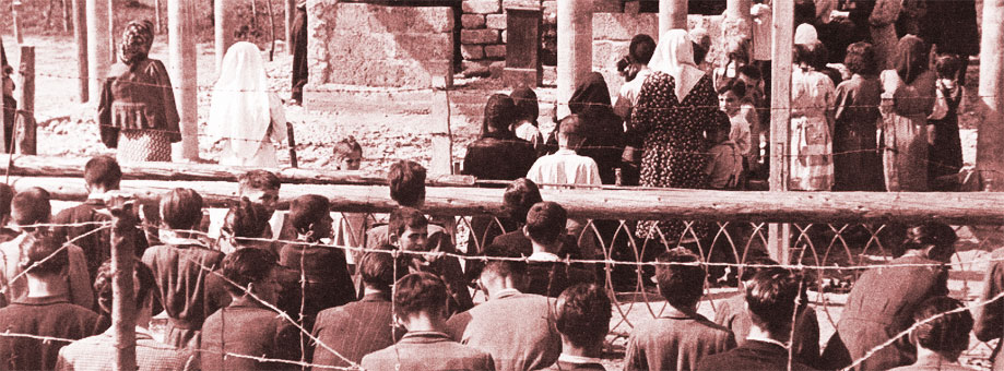 Gente in preghiera nell'estate 1944